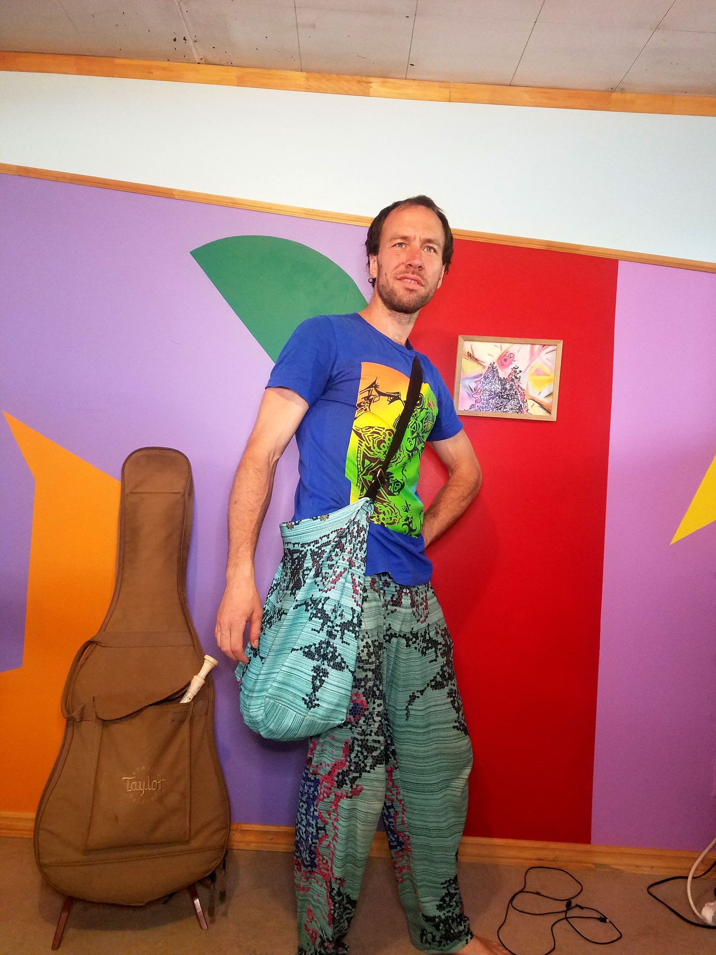 Sac coloré en bandoulière bleu aux couleurs assumées